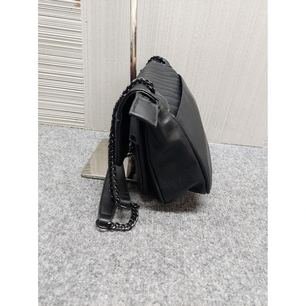 Badgley Mischka Women Shoulder Bag Black Faux Leather Logo Closure Chain Straps